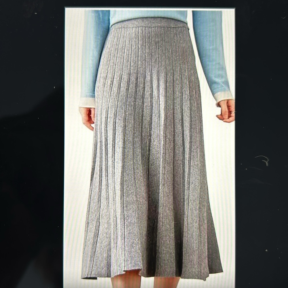 Pleated Cirana Skirt - Picture 2 of 7